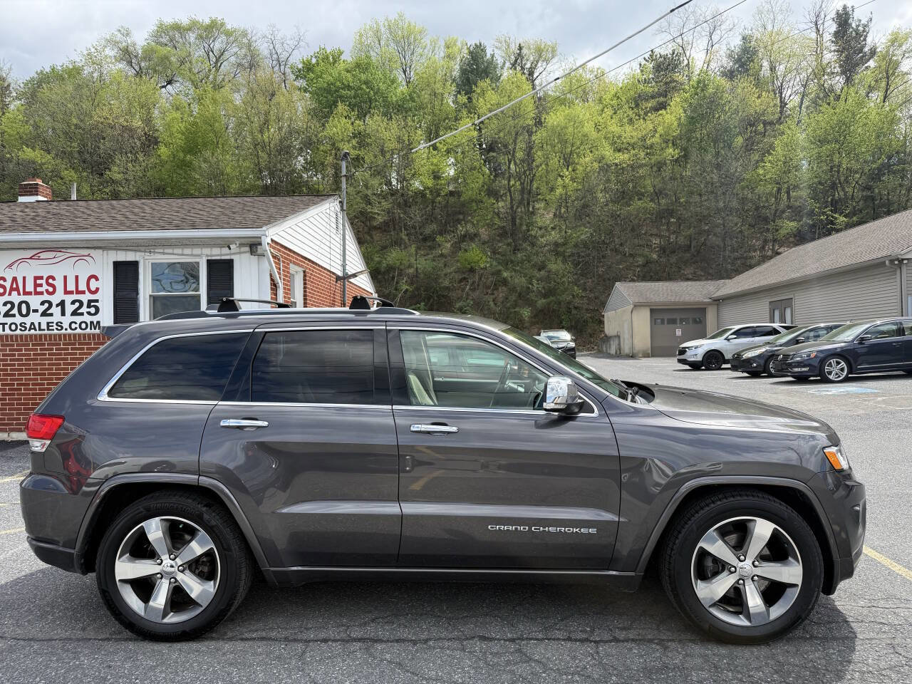 Used 2016 Jeep Grand Cherokee Overland image 4