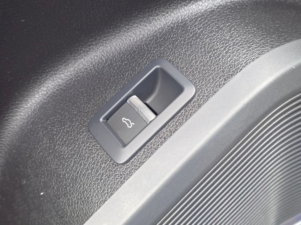 Used 2023 Audi SQ5 Prestige AWD/4WD image 23
