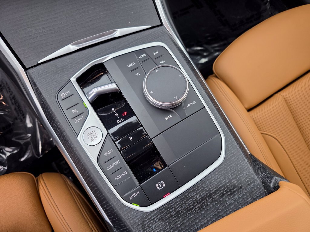 Certified 2026 BMW 230i Coupe w/ Convenience Package RWD image 22