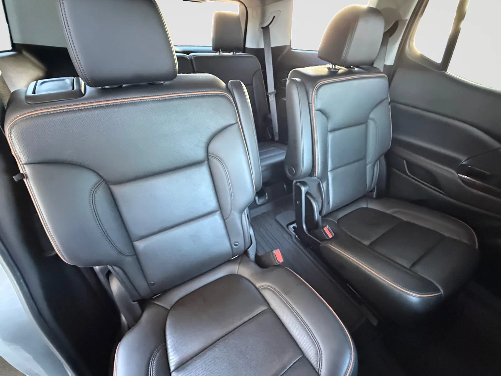 Used 2022 GMC Acadia AT4 w/ Technology Package AWD/4WD image 19
