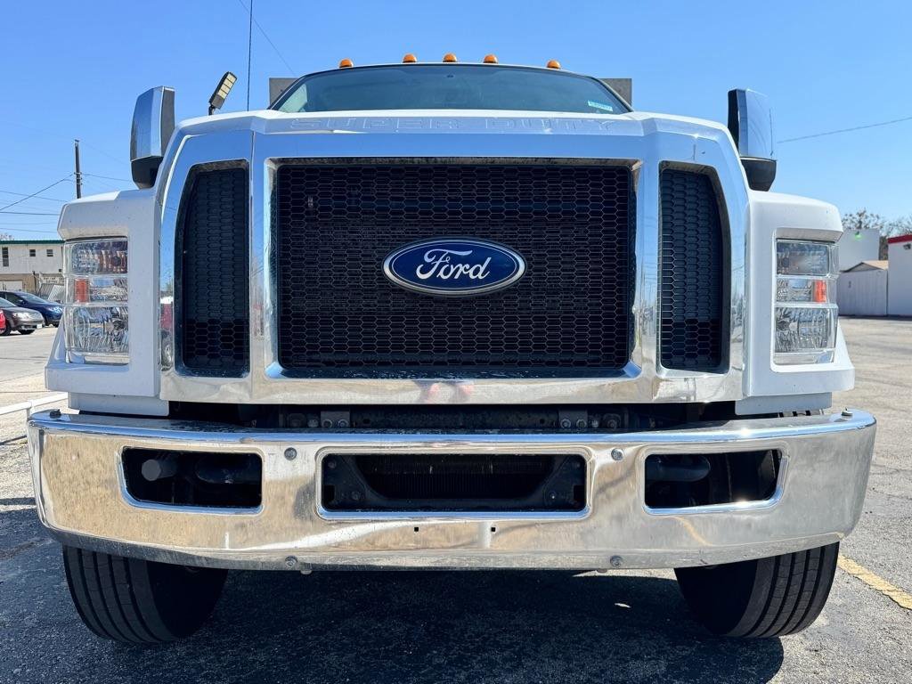 Used 2021 Ford F750 2WD Regular Cab Super Duty image 4