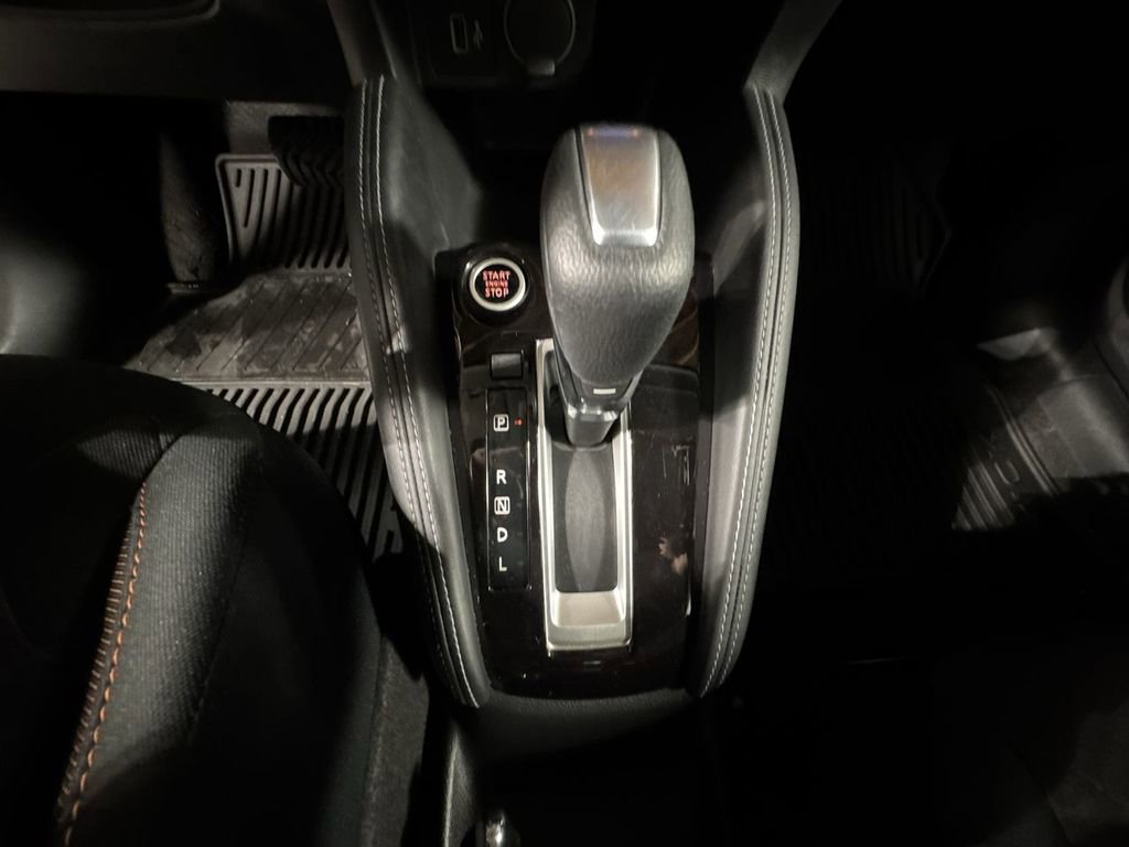 Used 2020 Nissan Kicks SR image 26