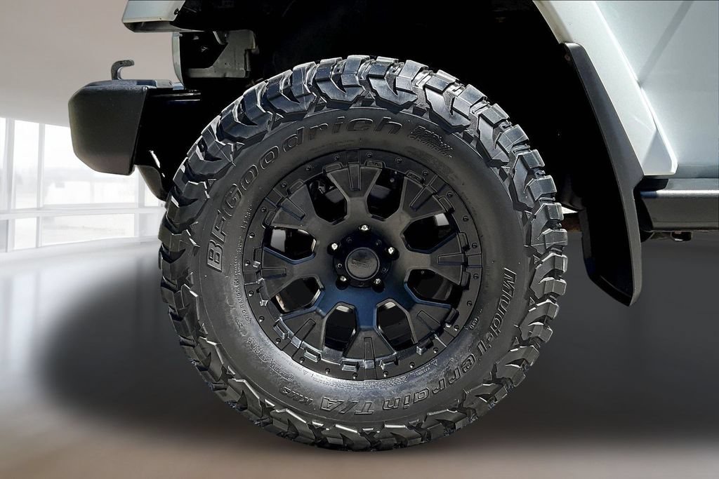 Used 2016 Jeep Wrangler Unlimited Sahara AWD/4WD image 27