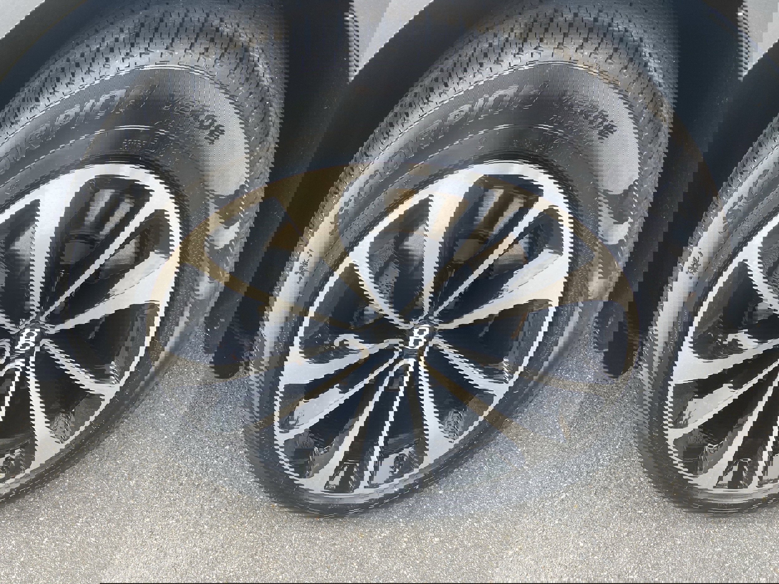 New 2025 Bentley Bentayga Extended Wheelbase image 29