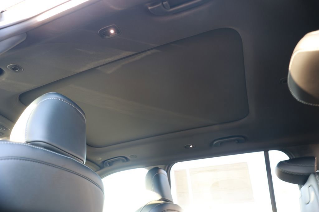 New 2025 Jeep Grand Cherokee L Limited image 31