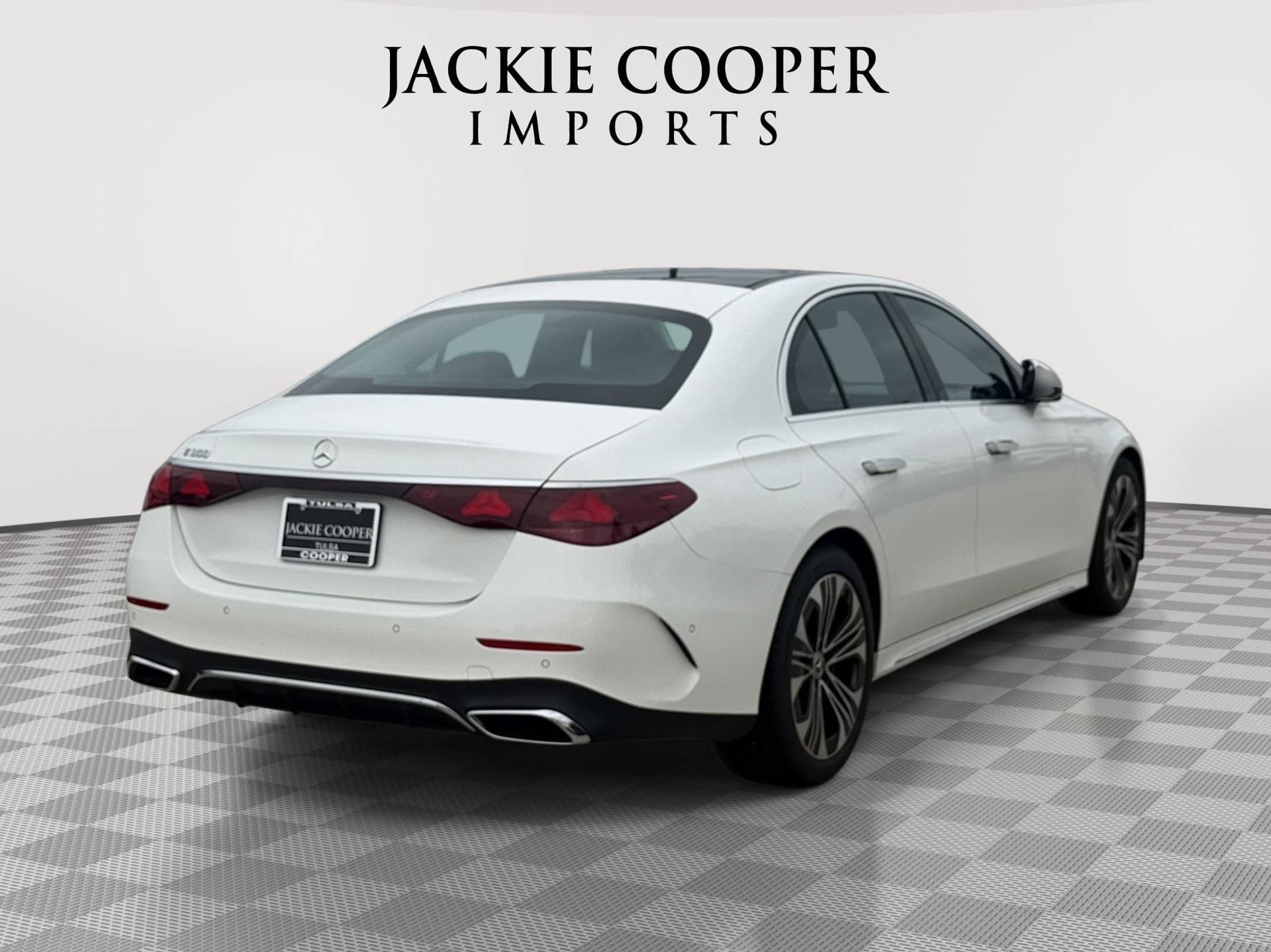 Used 2025 Mercedes-Benz E 350 Sedan w/ Winter Package image 5