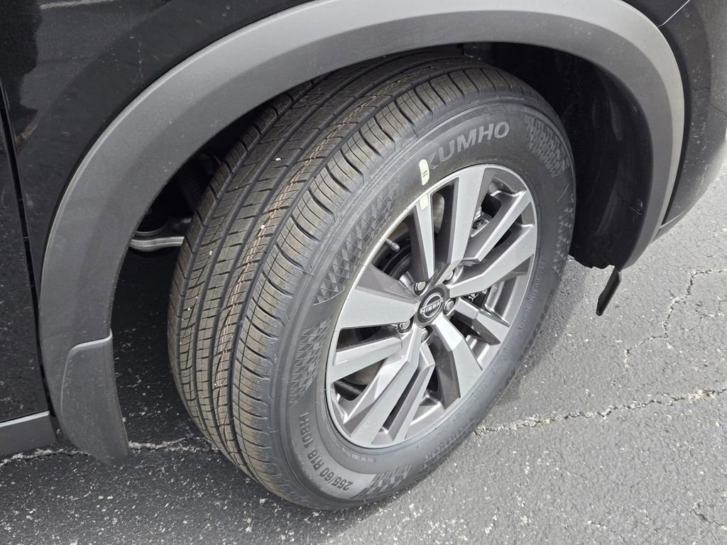 New 2026 Nissan Pathfinder SL image 6