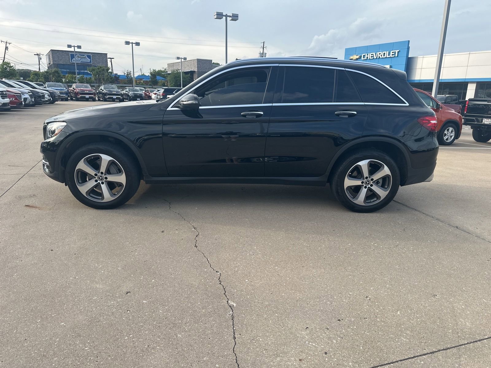 Used 2018 Mercedes-Benz GLC 300 4MATIC image 5