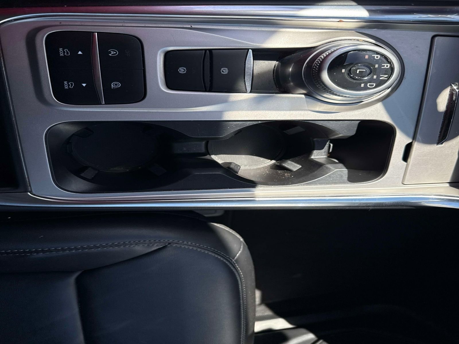 Used 2021 Ford Explorer XLT w/ Equipment Group 202A image 22