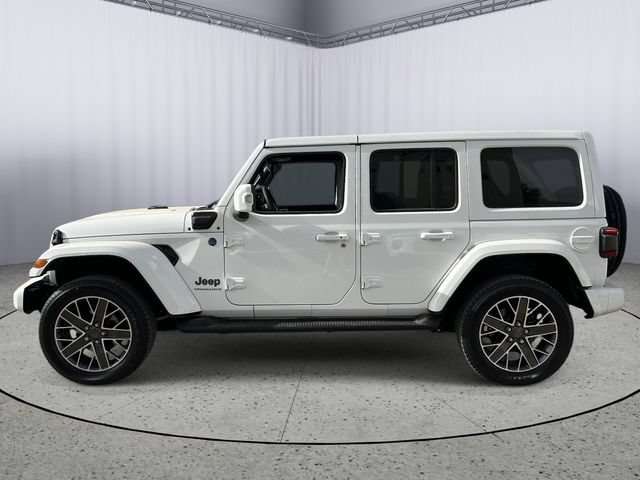Used 2023 Jeep Wrangler Unlimited Sahara AWD/4WD image 2