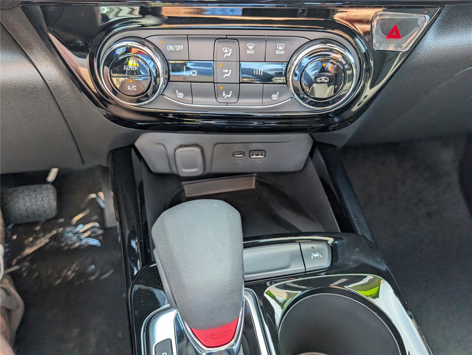 New 2026 Chevrolet Trax RS w/ Sunroof Package FWD image 21