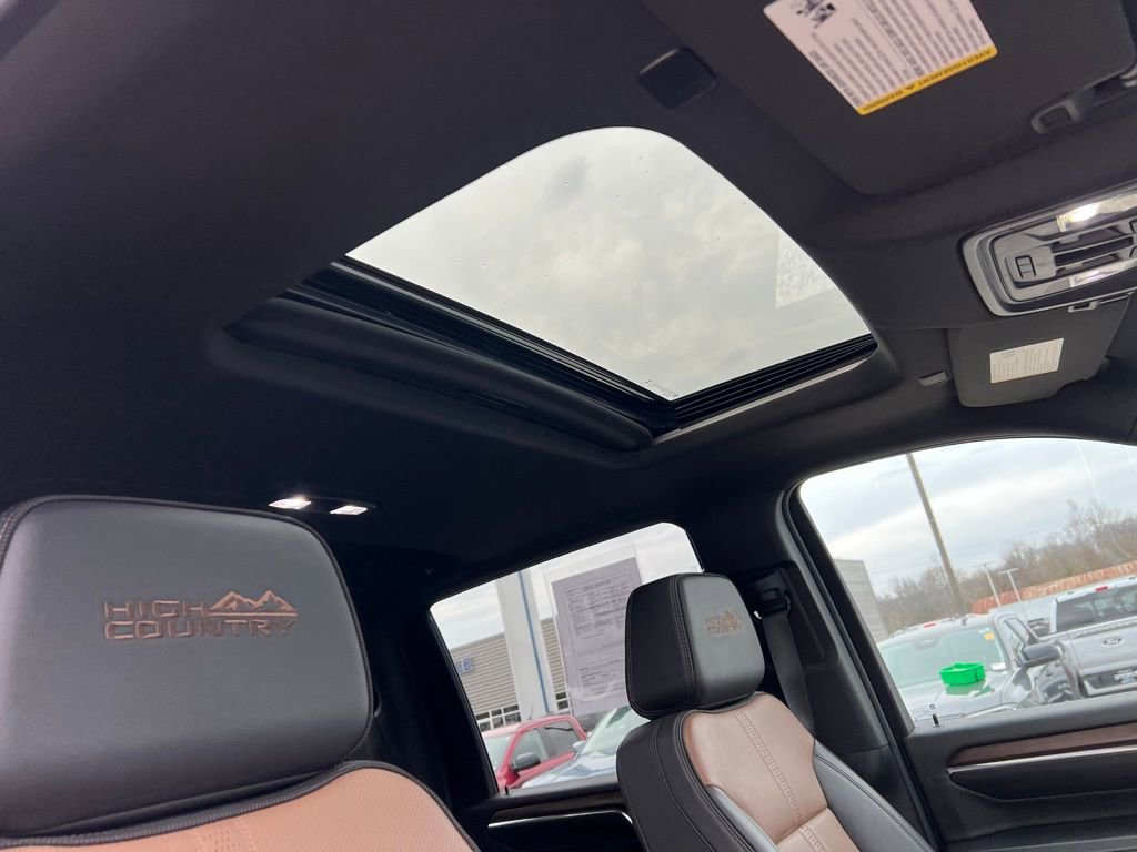 Used 2024 Chevrolet Silverado 3500 High Country w/ High Country Premium Package image 11