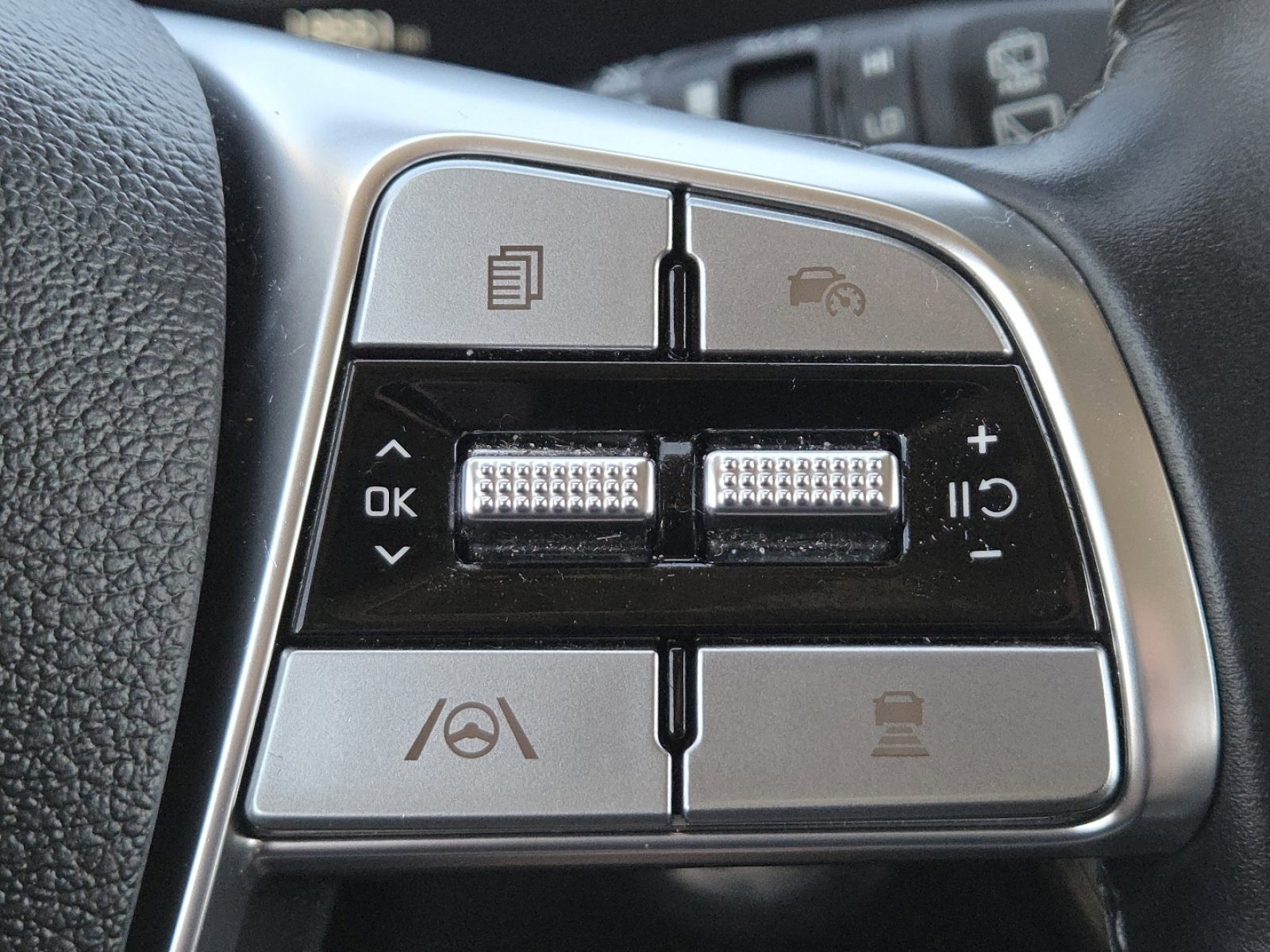 Used 2024 Kia Telluride SX Prestige AWD/4WD image 32