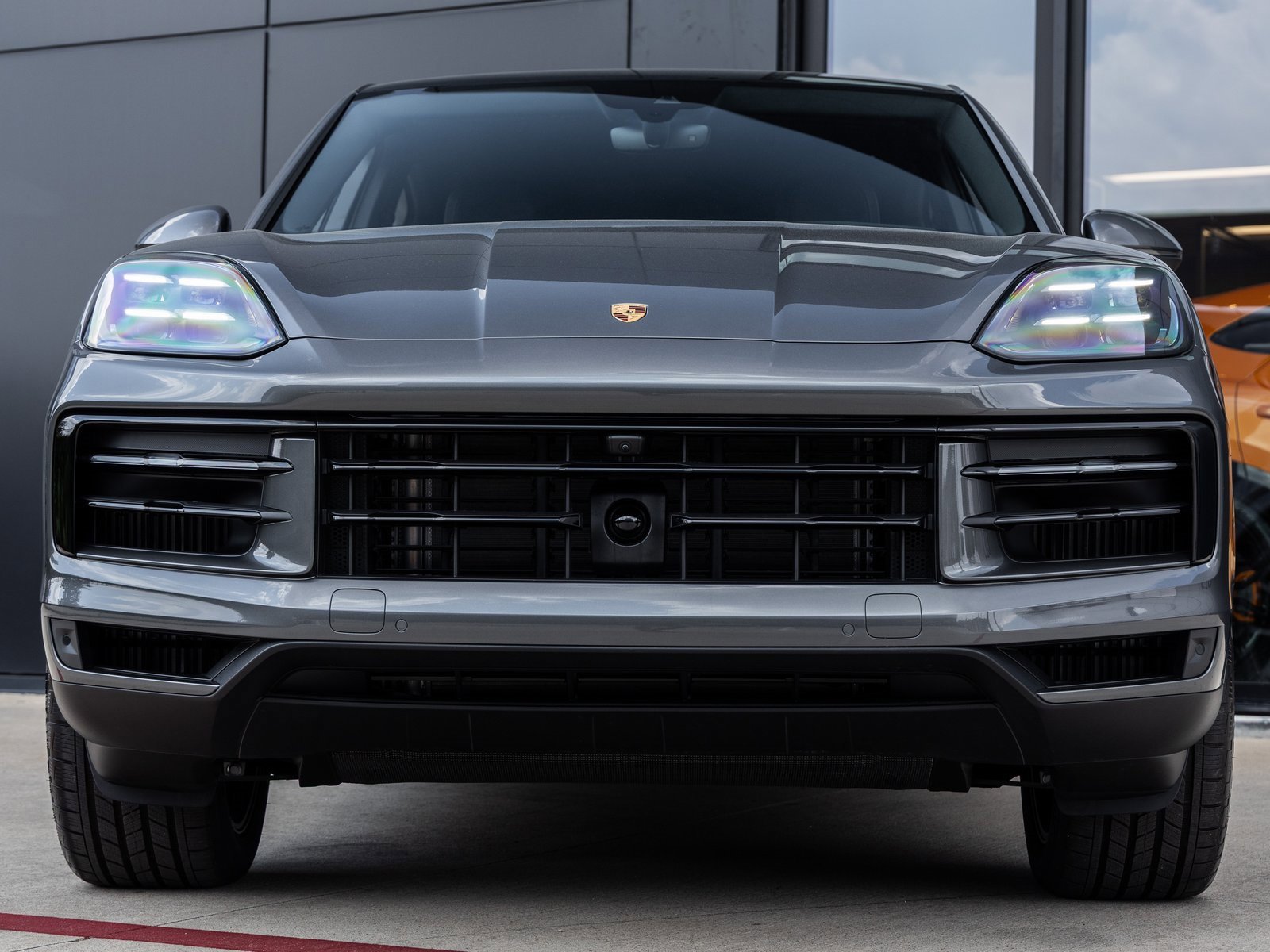 Certified 2025 Porsche Cayenne Coupe image 8
