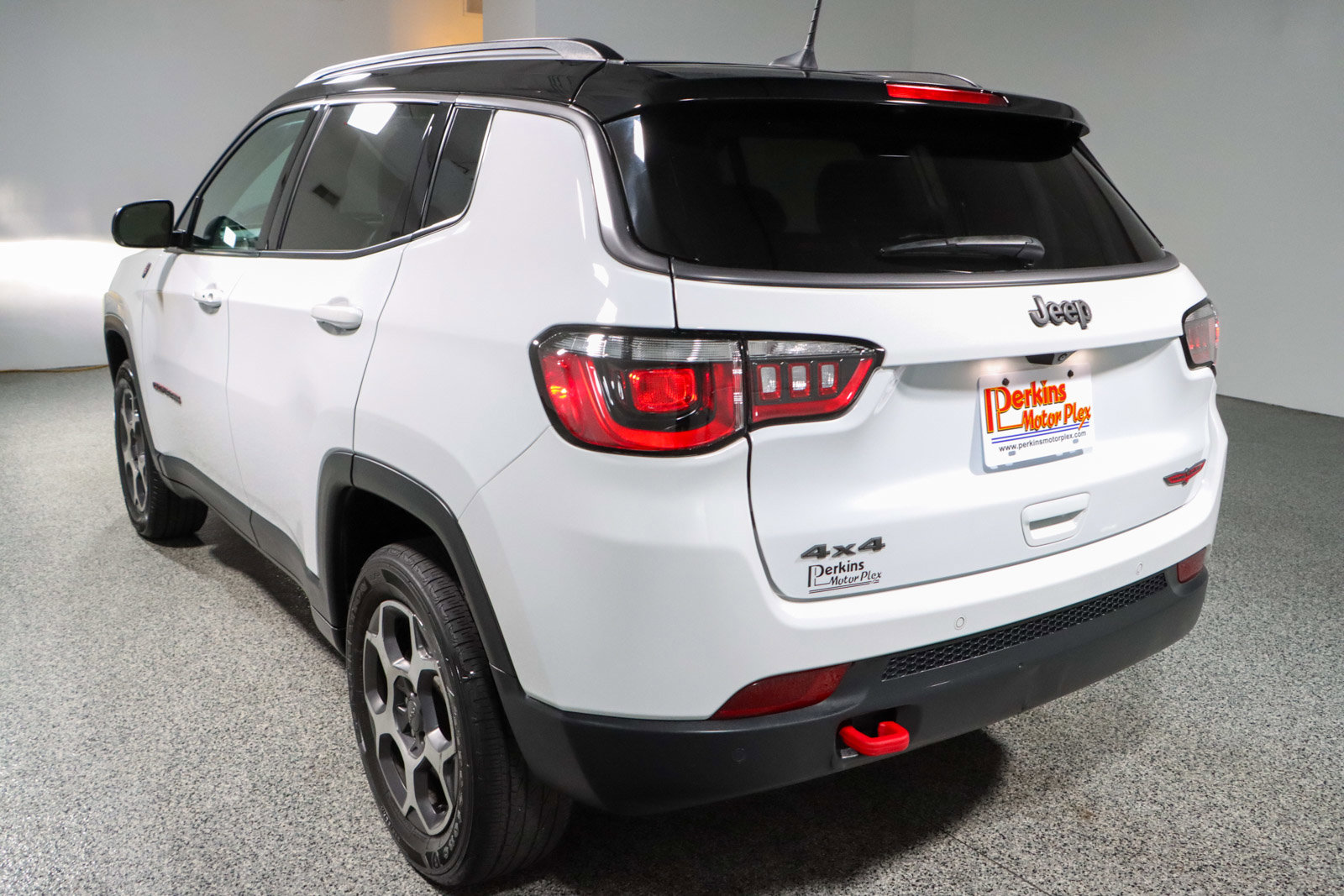 Used 2022 Jeep Compass Trailhawk w/ Trailhawk Convenience Group image 9