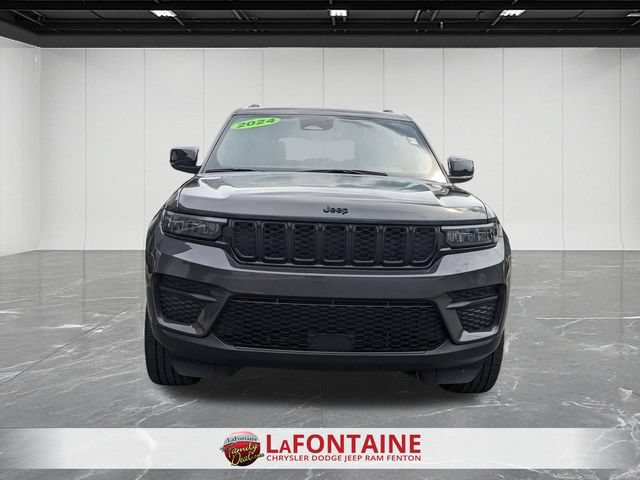 Certified 2024 Jeep Grand Cherokee Altitude AWD/4WD image 8