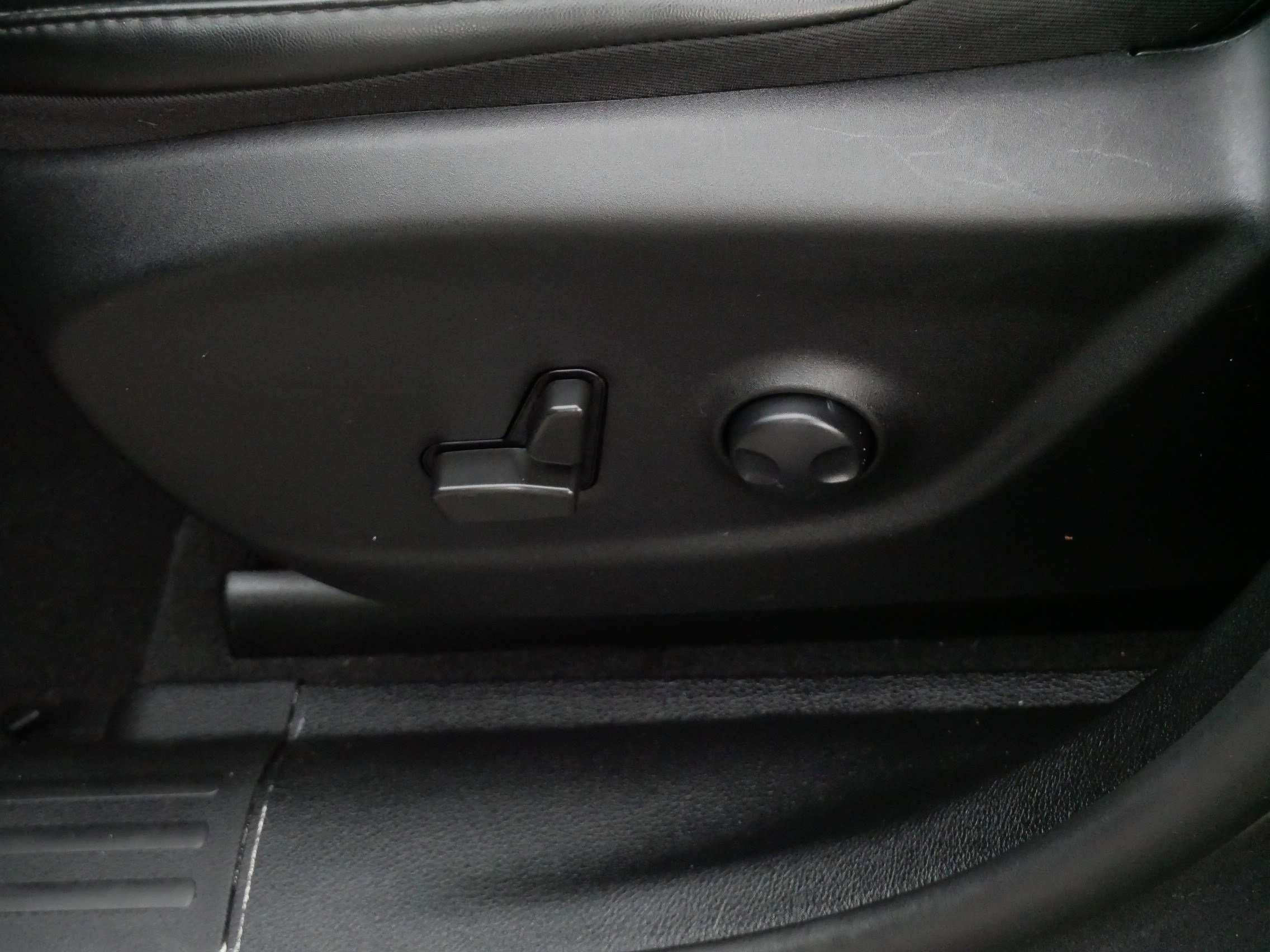 Used 2022 Jeep Cherokee Trailhawk w/ Technology Group B image 21