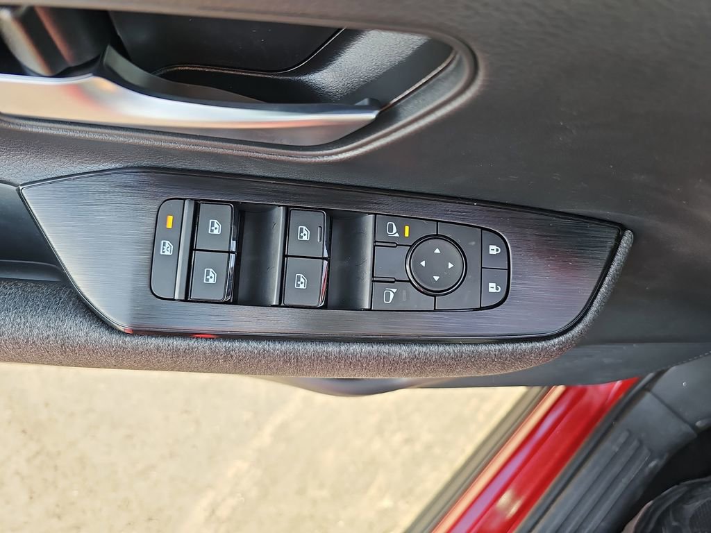 New 2026 Nissan Kicks SV w/ Charging Package FWD image 31