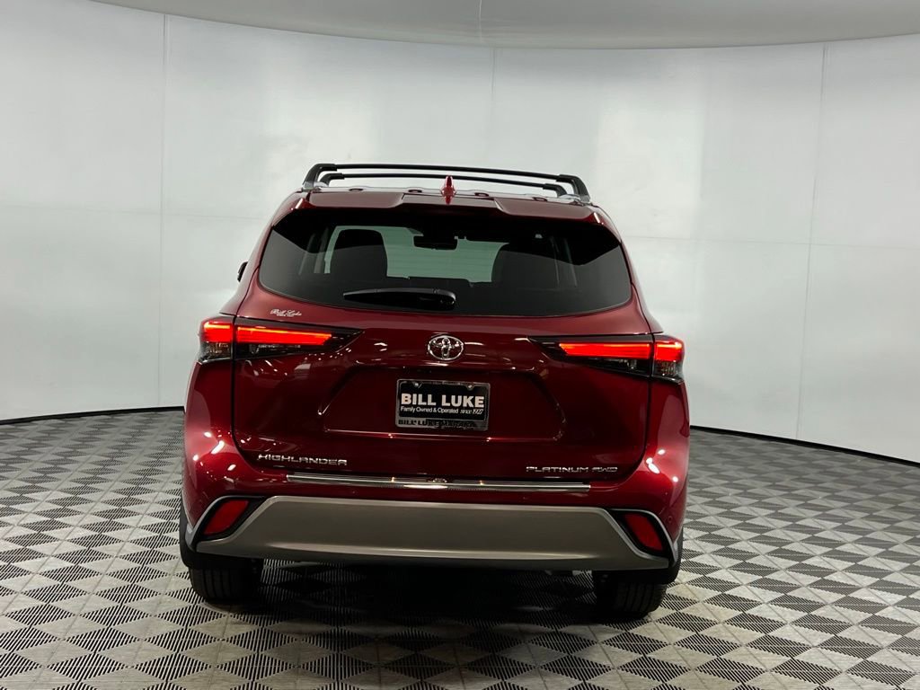 Used 2024 Toyota Highlander Platinum image 9