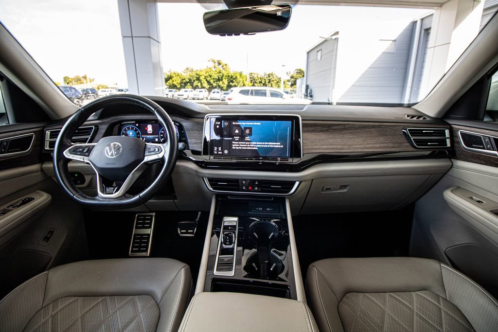 Used 2024 Volkswagen Atlas SEL Premium R-Line image 35