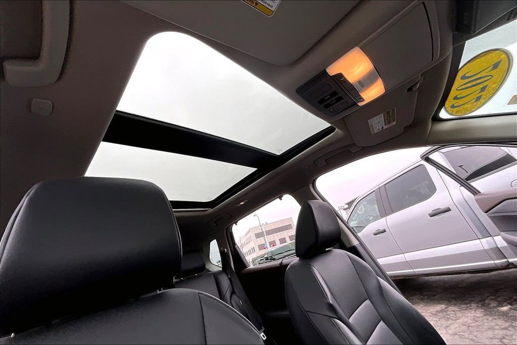 Used 2022 Nissan Rogue SV w/ SV Premium Package AWD/4WD image 21