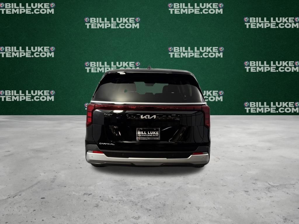 Used 2025 Kia Carnival image 6