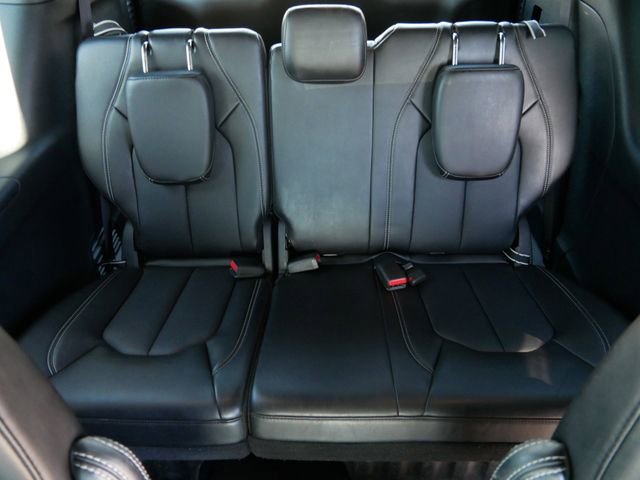 Used 2025 Chrysler Pacifica Select image 14