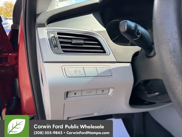 Used 2017 Hyundai Sonata SE FWD image 14