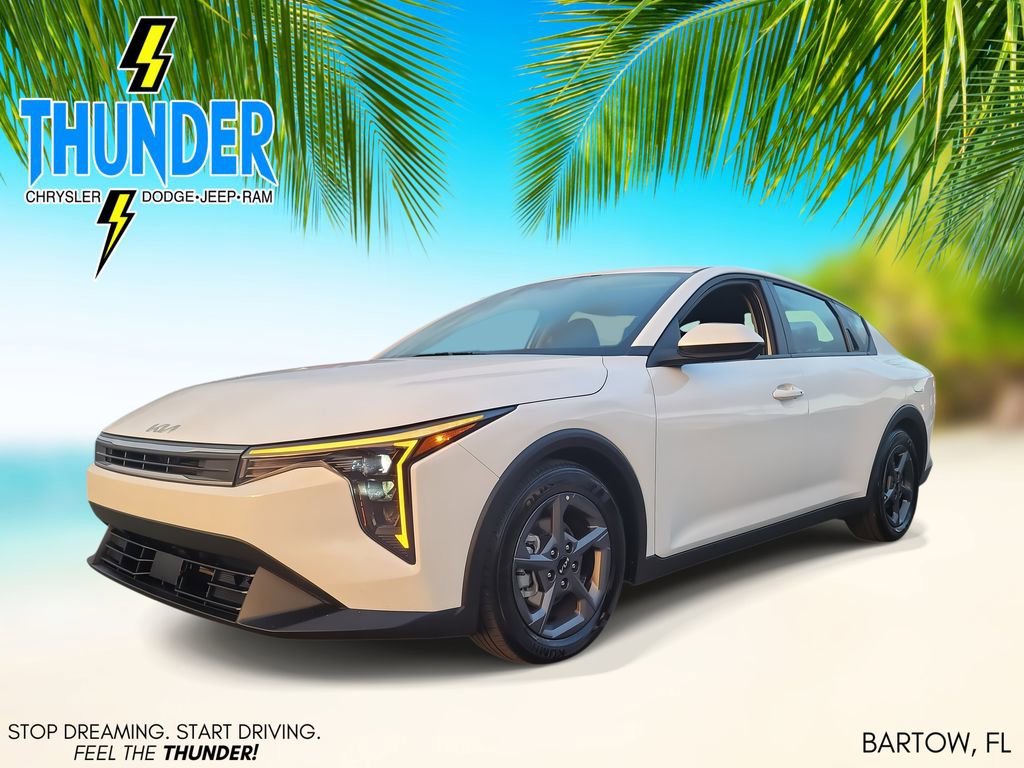 Used 2025 Kia K4 LXS image 2