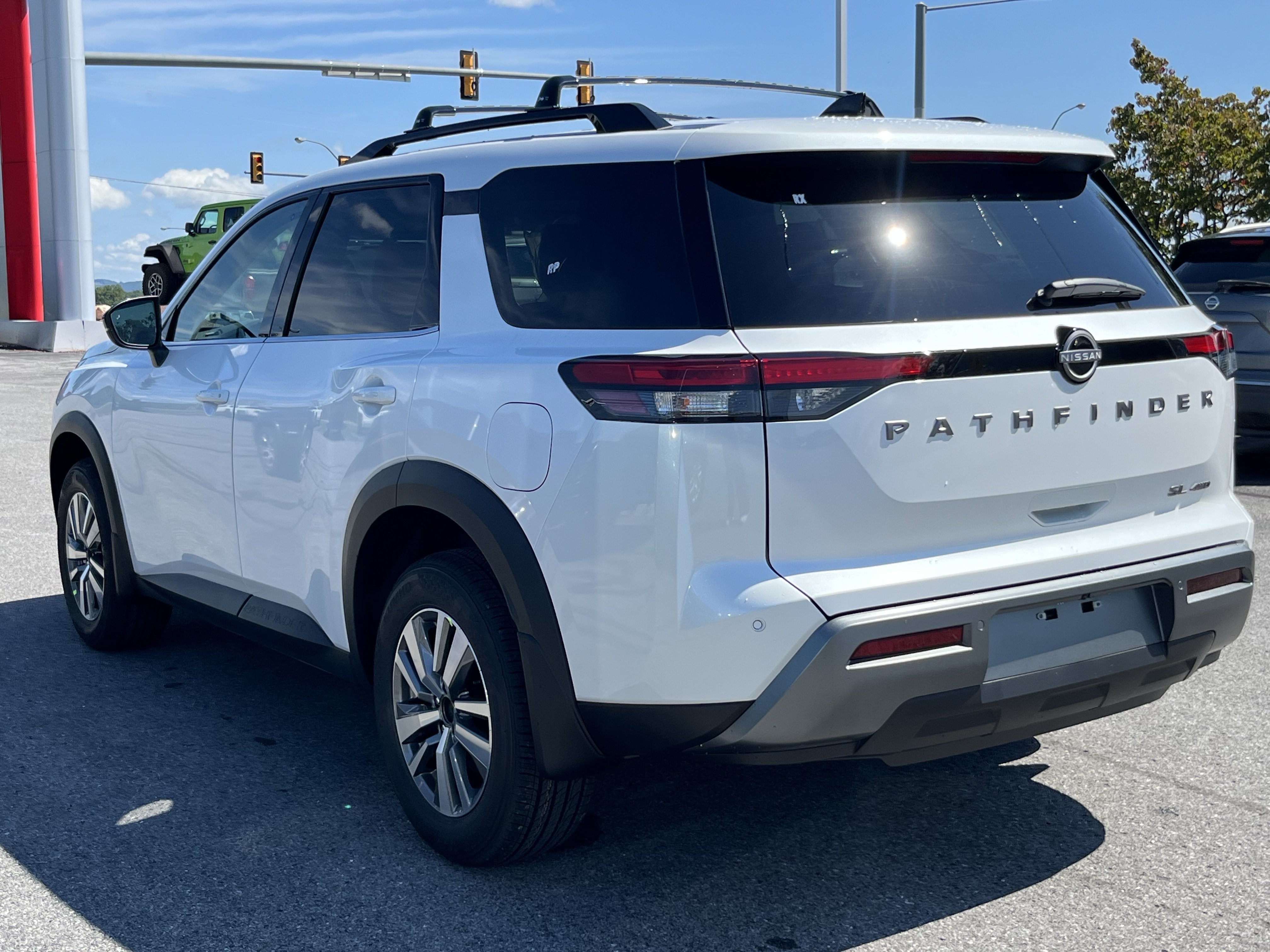 New 2026 Nissan Pathfinder SL AWD/4WD image 9