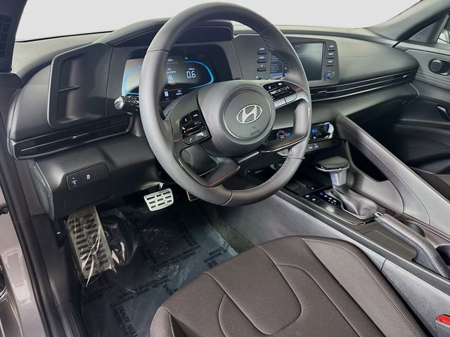 Certified 2025 Hyundai Elantra Sport FWD image 18