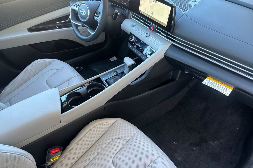 New 2026 Hyundai Elantra Limited FWD image 15