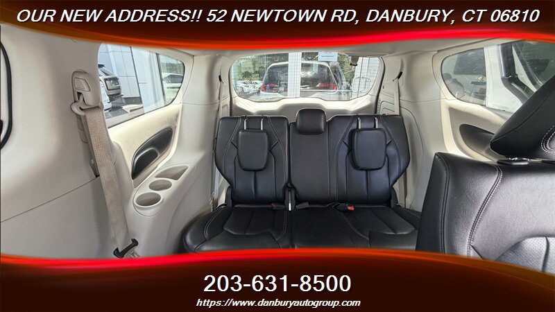 Used 2022 Chrysler Pacifica Touring-L FWD image 18