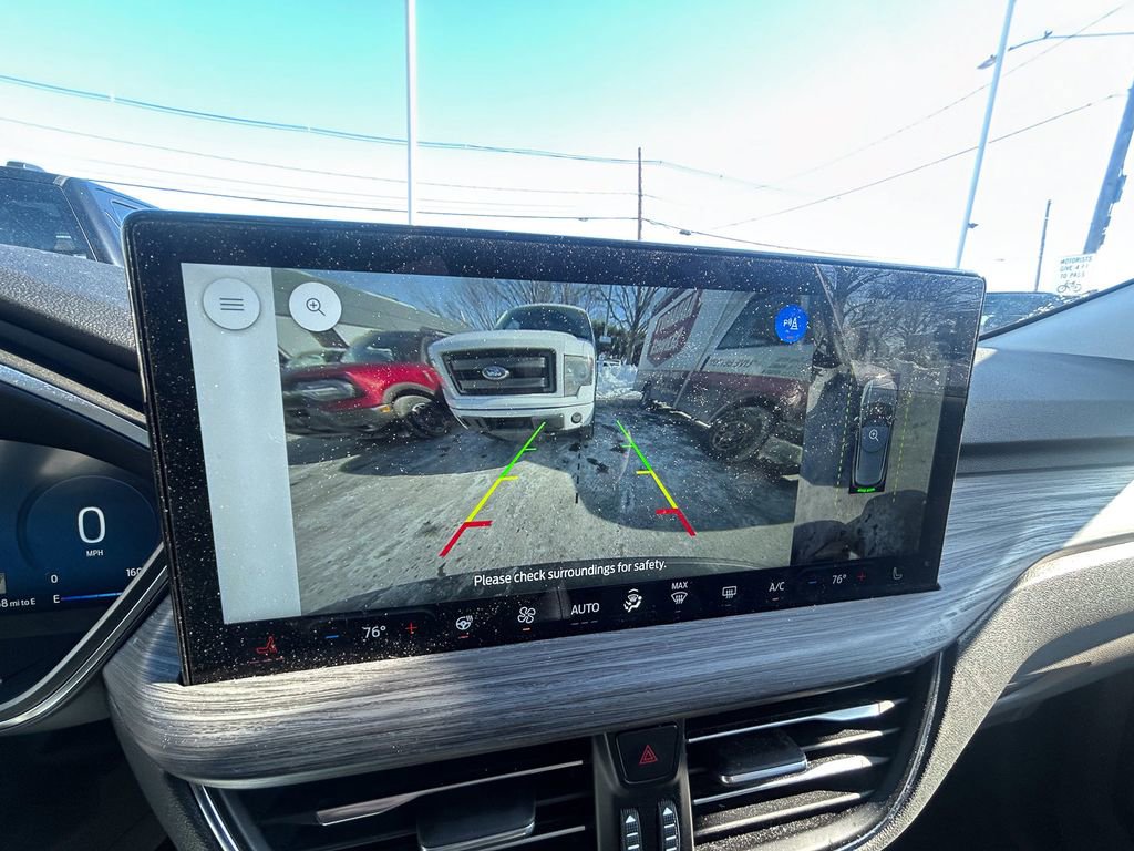 Used 2025 Ford Escape Platinum w/ Premium Technology Package image 17