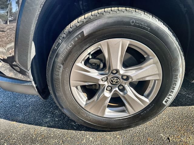 Used 2023 Toyota RAV4 XLE image 19