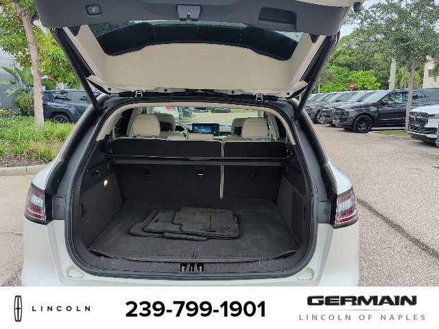 Used 2023 Lincoln Nautilus Black Label w/ Class II Trailer Tow Package AWD/4WD image 9