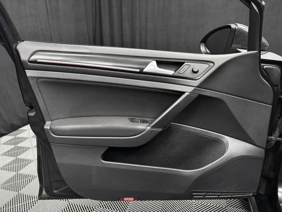 Used 2016 Volkswagen GTI SE image 22