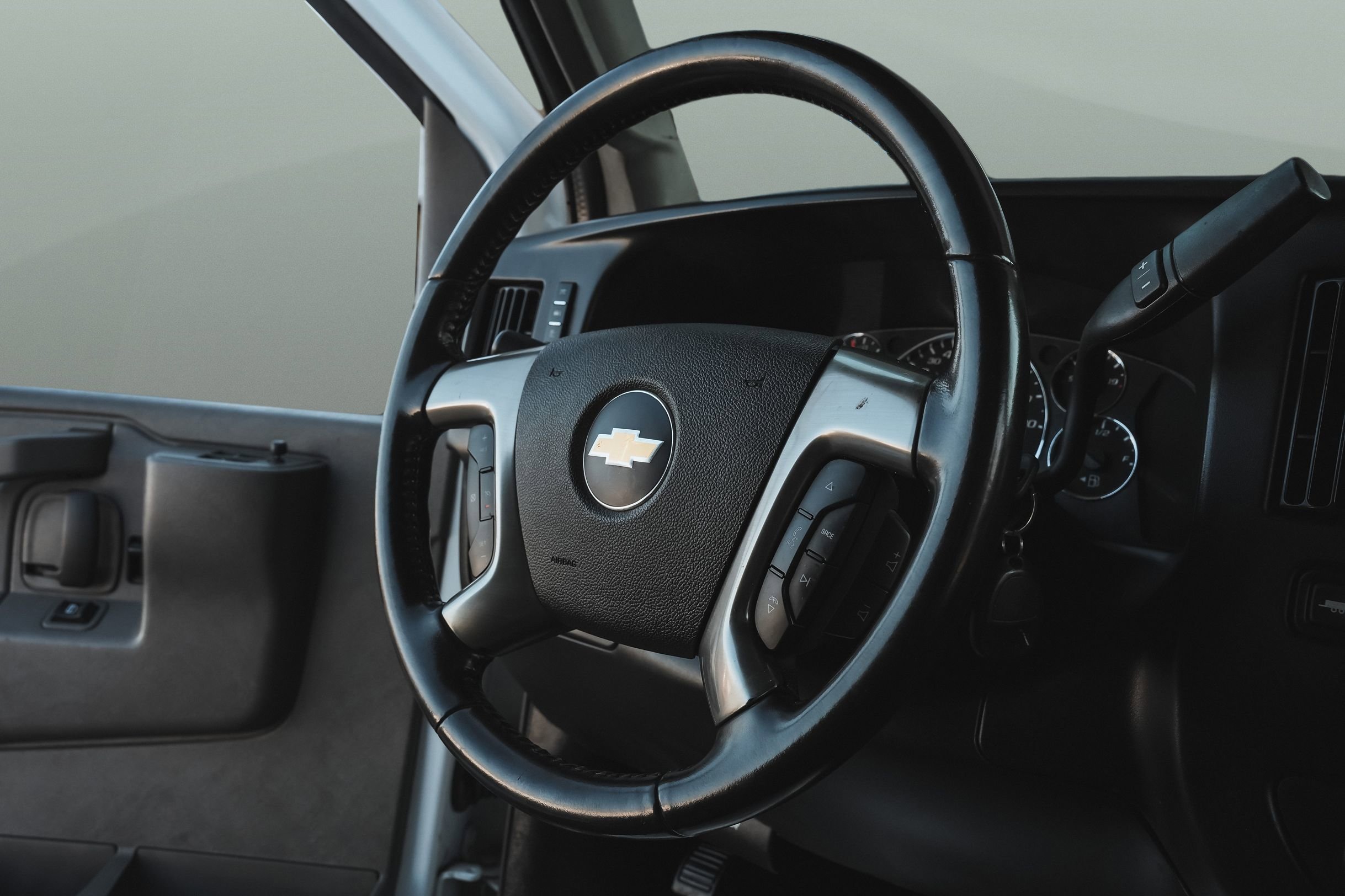 Used 2016 Chevrolet Express 3500 Extended RWD image 19