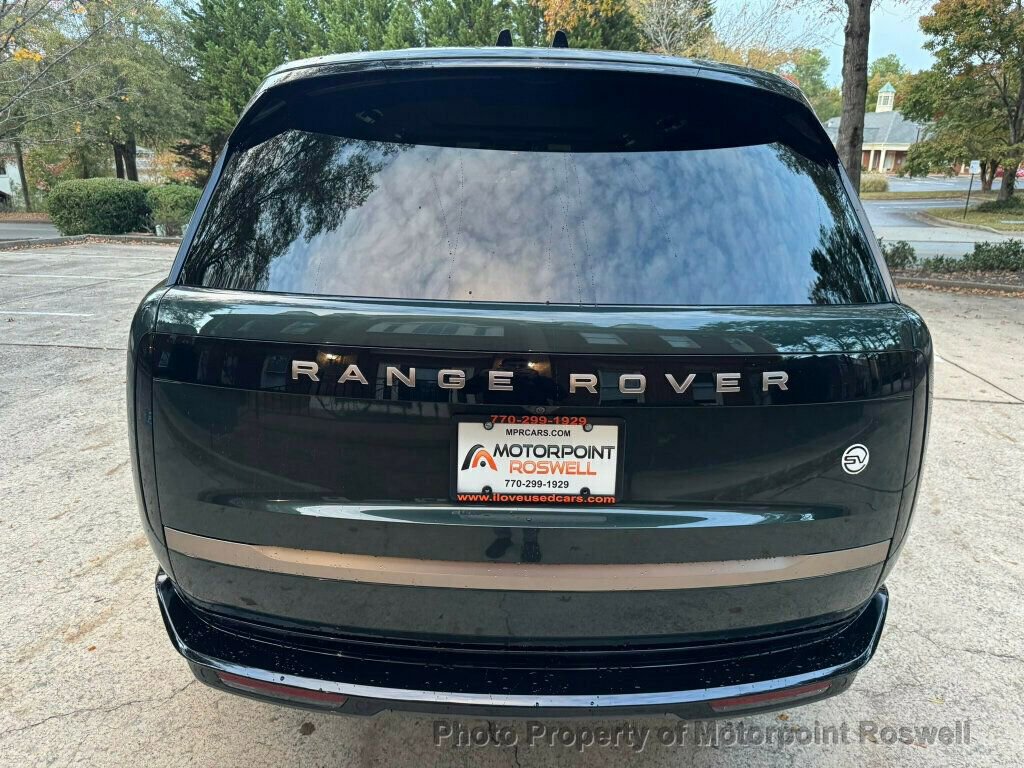 Used 2025 Land Rover Range Rover SV AWD/4WD image 10