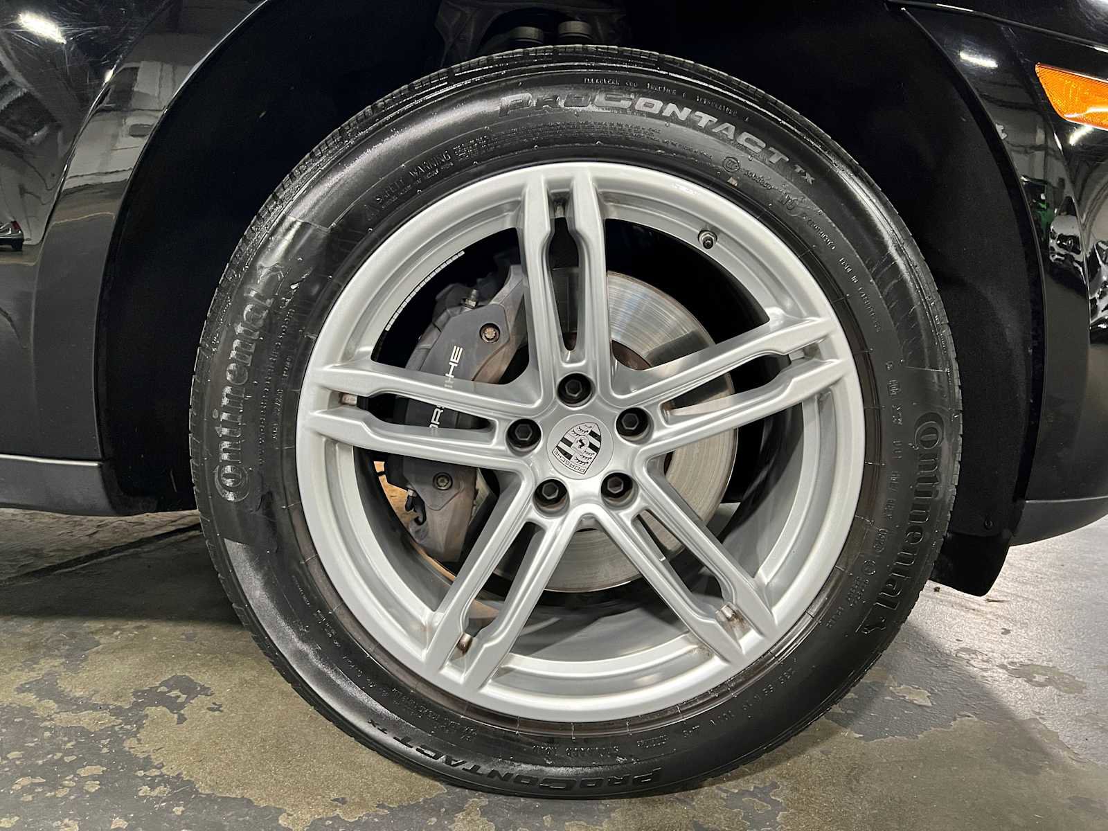 Used 2024 Porsche Macan image 9