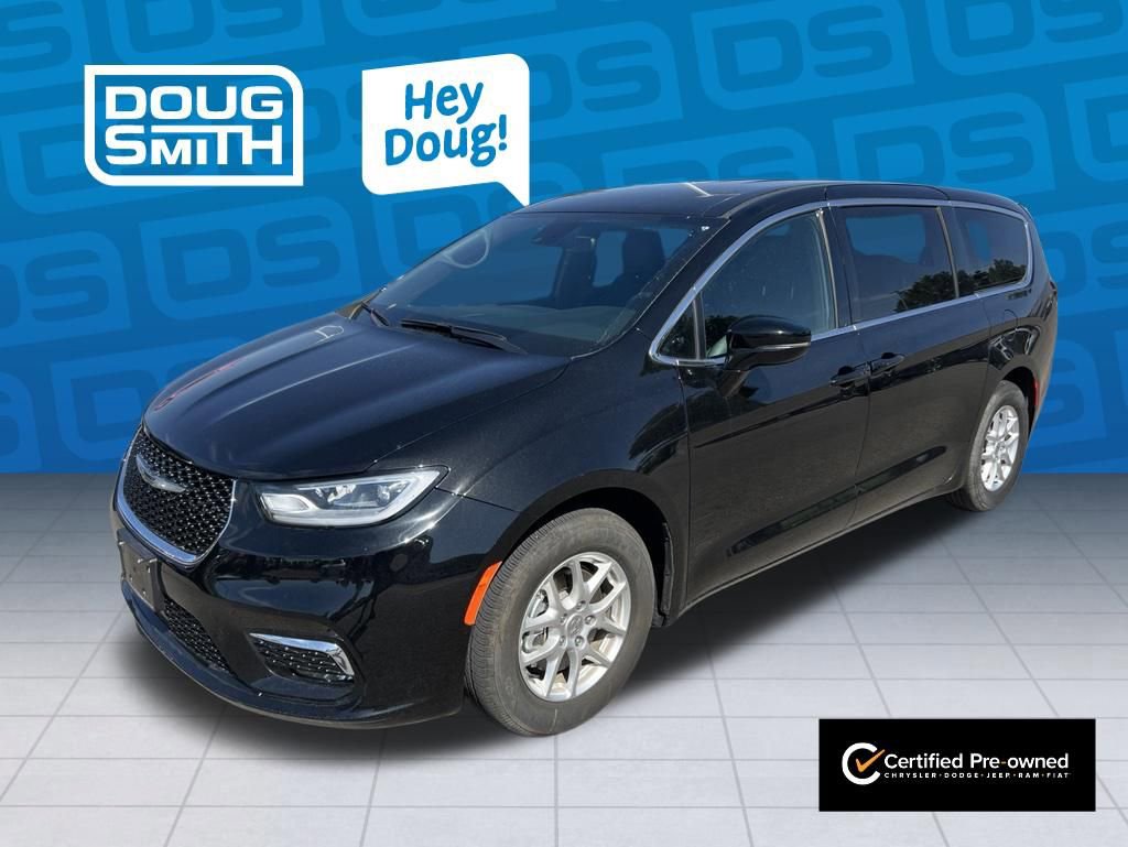 Used 2025 Chrysler Pacifica Select FWD image 1