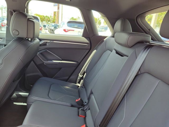 Certified 2025 Audi Q3 2.0T Premium w/ Convenience Package image 11