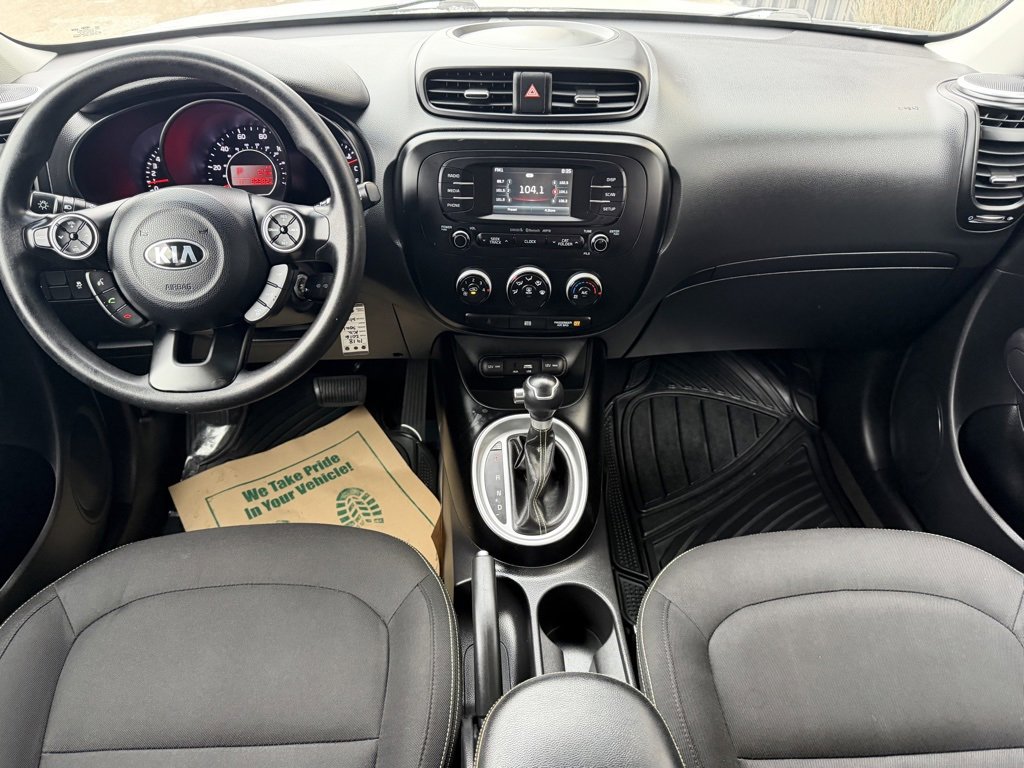 Used 2016 Kia Soul + image 14