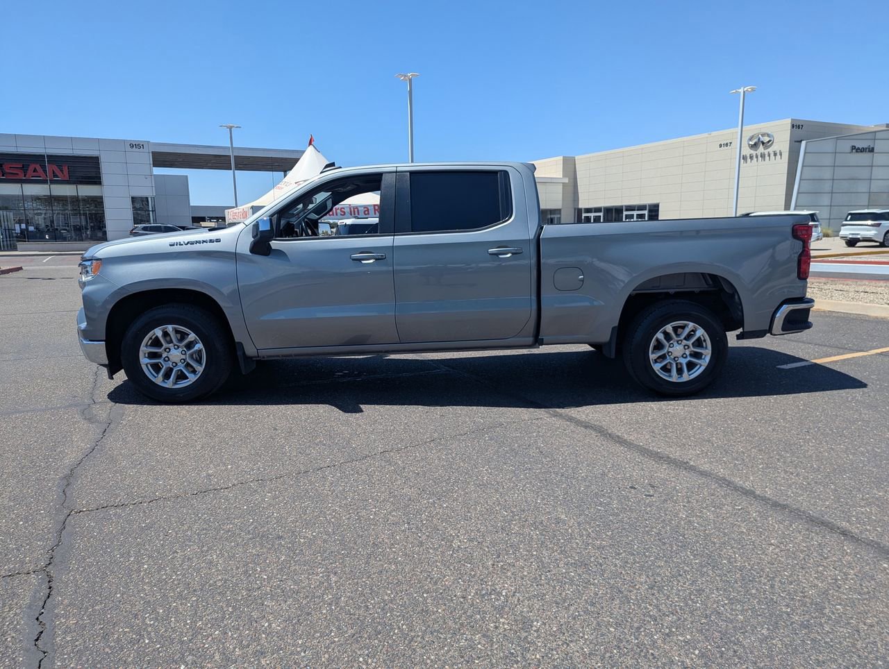Used 2023 Chevrolet Silverado 1500 LT RWD image 3