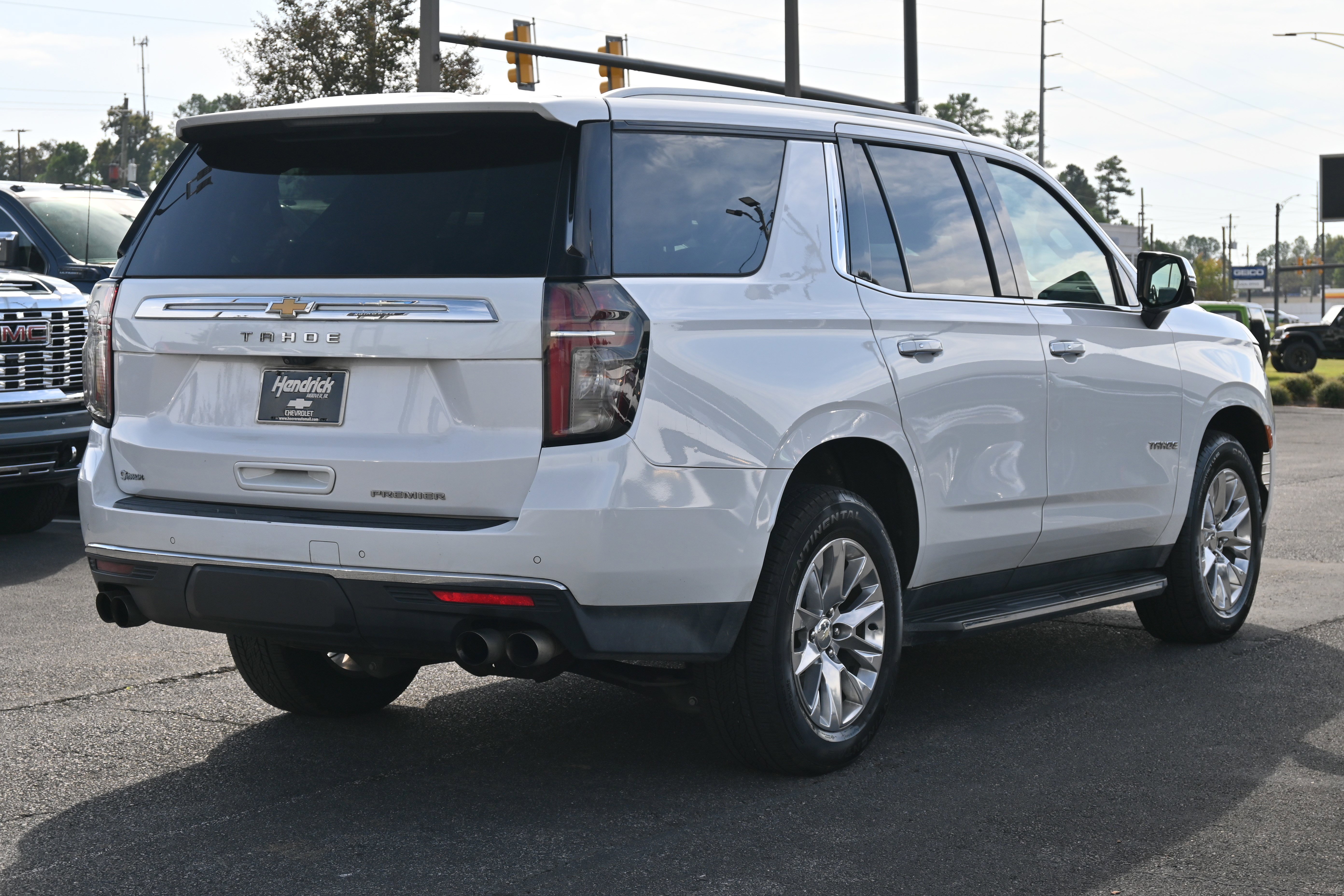 Used 2021 Chevrolet Tahoe Premier w/ Premium Package image 11