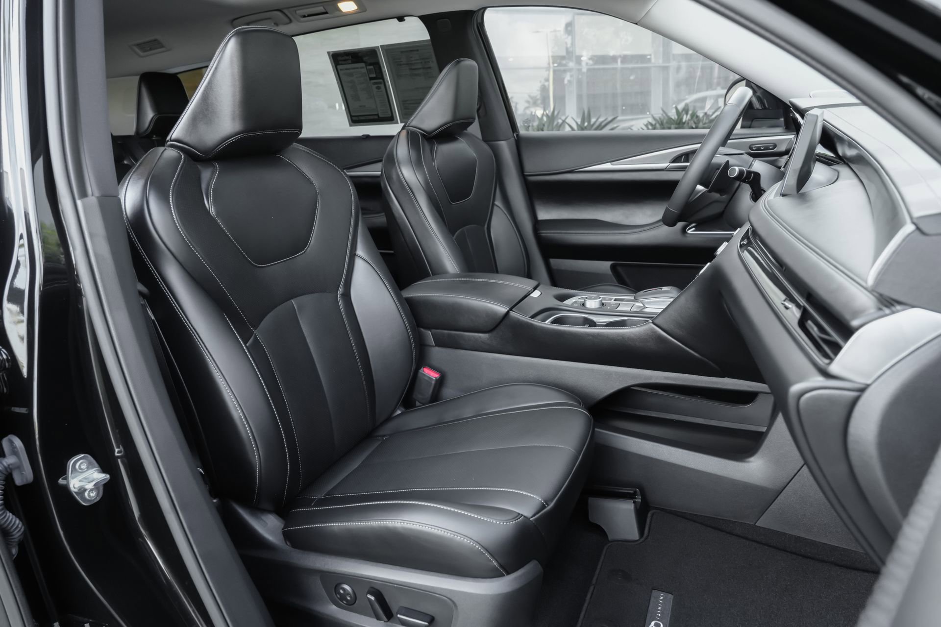 Certified 2026 INFINITI QX60 Luxe w/ Cargo Package image 39