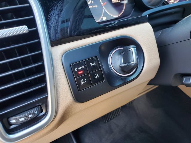 Used 2021 Porsche Cayenne AWD/4WD image 26