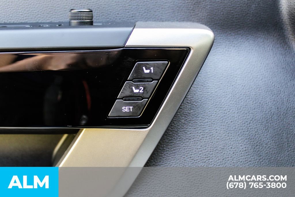 Used 2025 Toyota Sequoia Limited AWD/4WD image 45