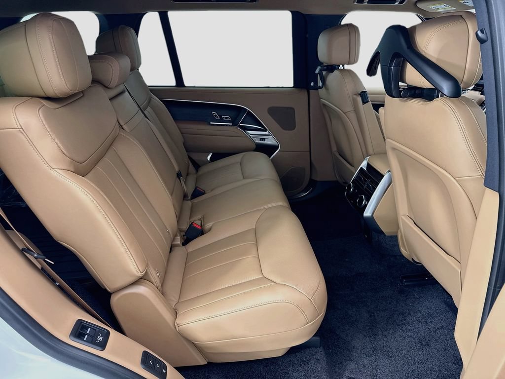 New 2026 Land Rover Range Rover Long Wheelbase SE AWD/4WD image 21