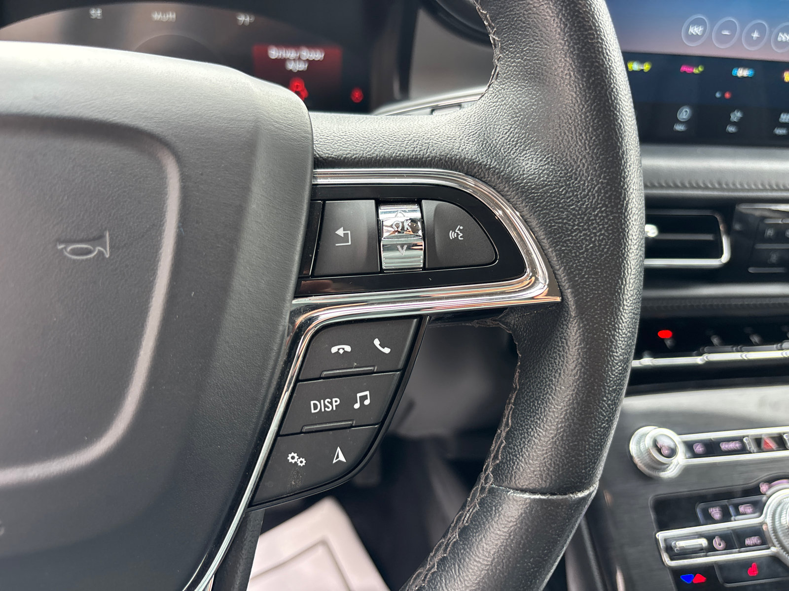 Certified 2023 Lincoln Nautilus AWD w/ Premium Package image 18